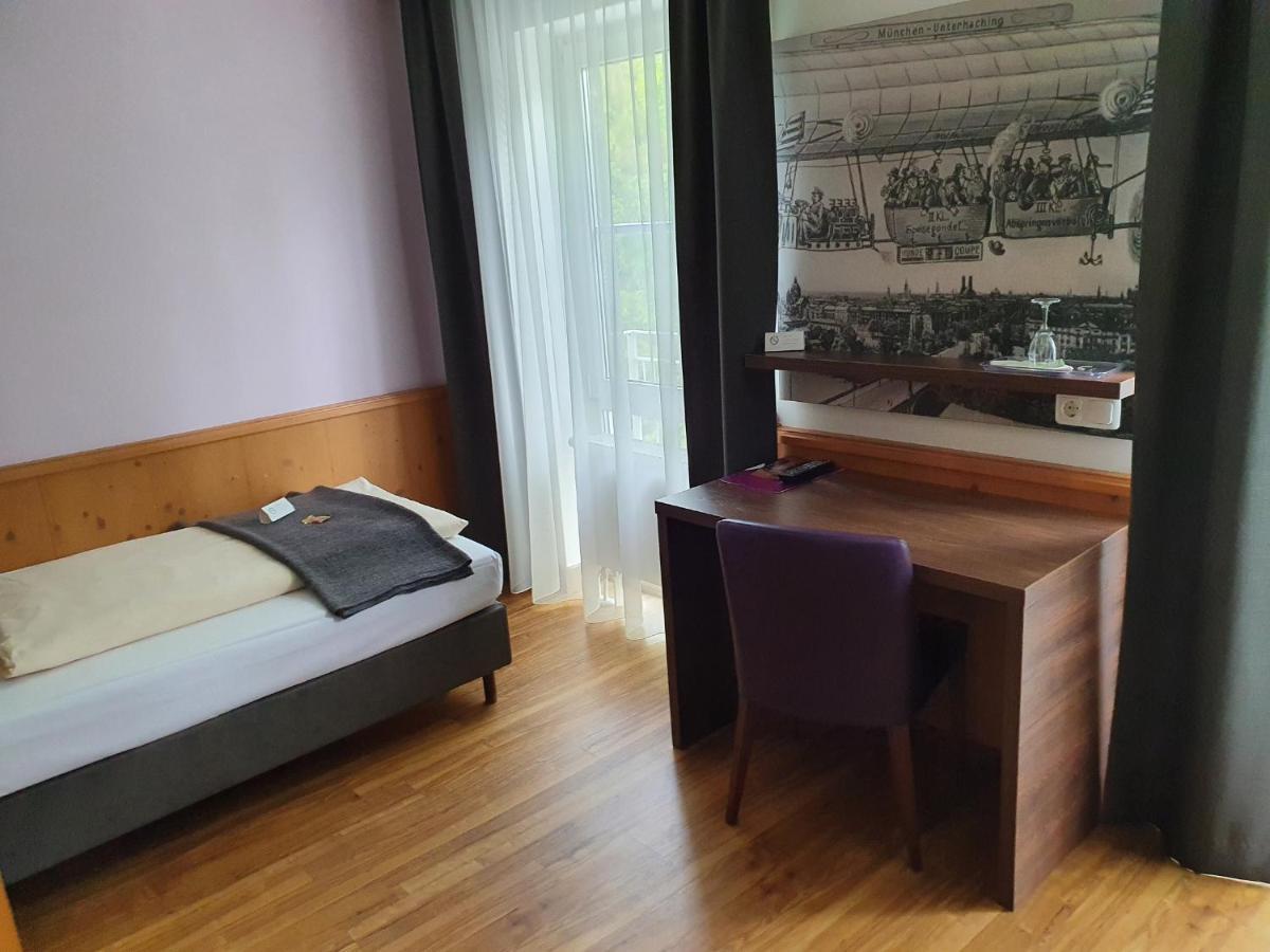 Boutique Hotel Beckenlehner Unterhaching Bagian luar foto