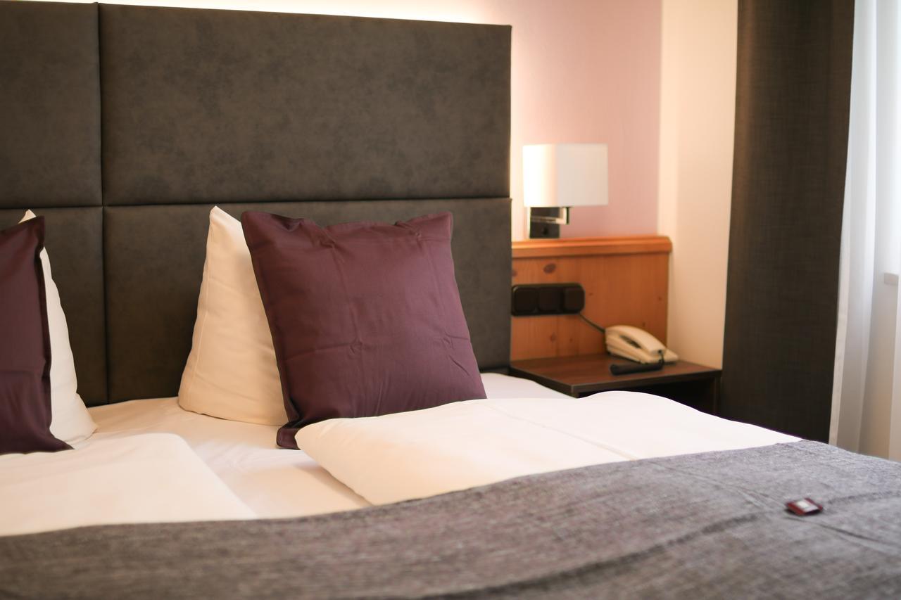 Boutique Hotel Beckenlehner Unterhaching Bagian luar foto