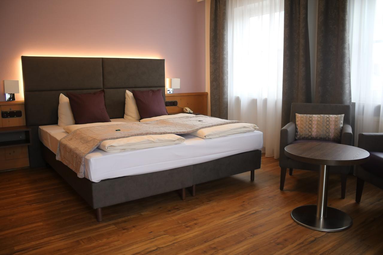 Boutique Hotel Beckenlehner Unterhaching Bagian luar foto