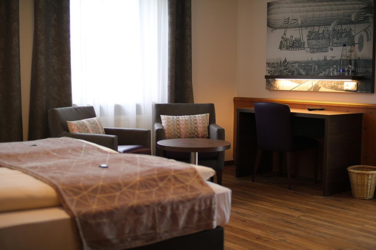 Boutique Hotel Beckenlehner Unterhaching Bagian luar foto
