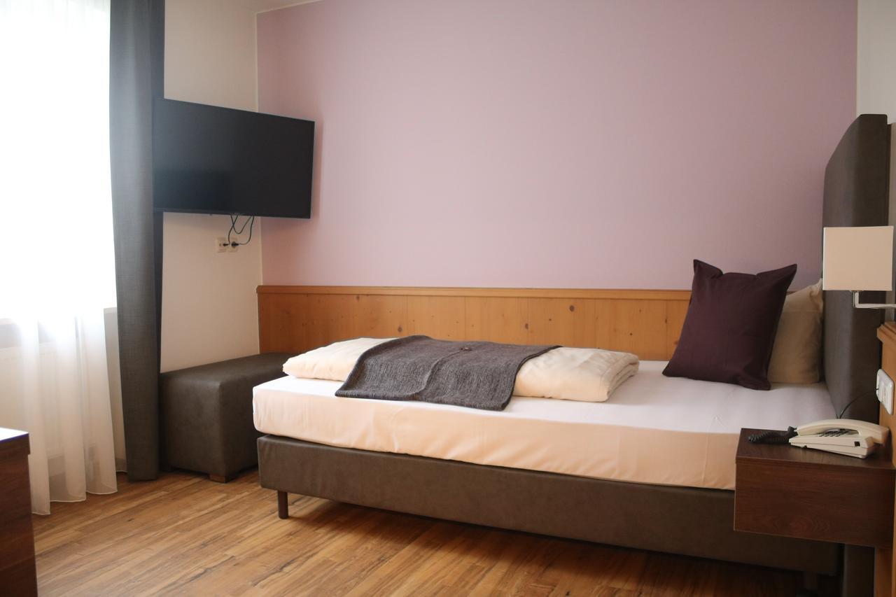 Boutique Hotel Beckenlehner Unterhaching Bagian luar foto